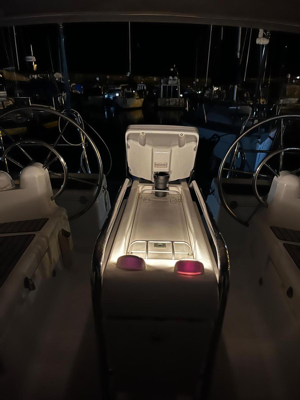 Отель Sleep Aboard A Modern Sailboat In Оэйраш Экстерьер фото