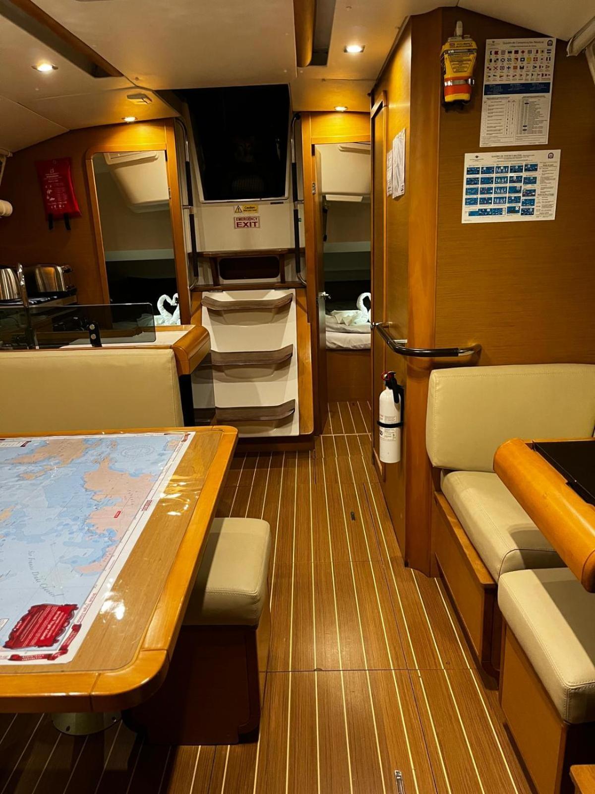 Отель Sleep Aboard A Modern Sailboat In Оэйраш Экстерьер фото