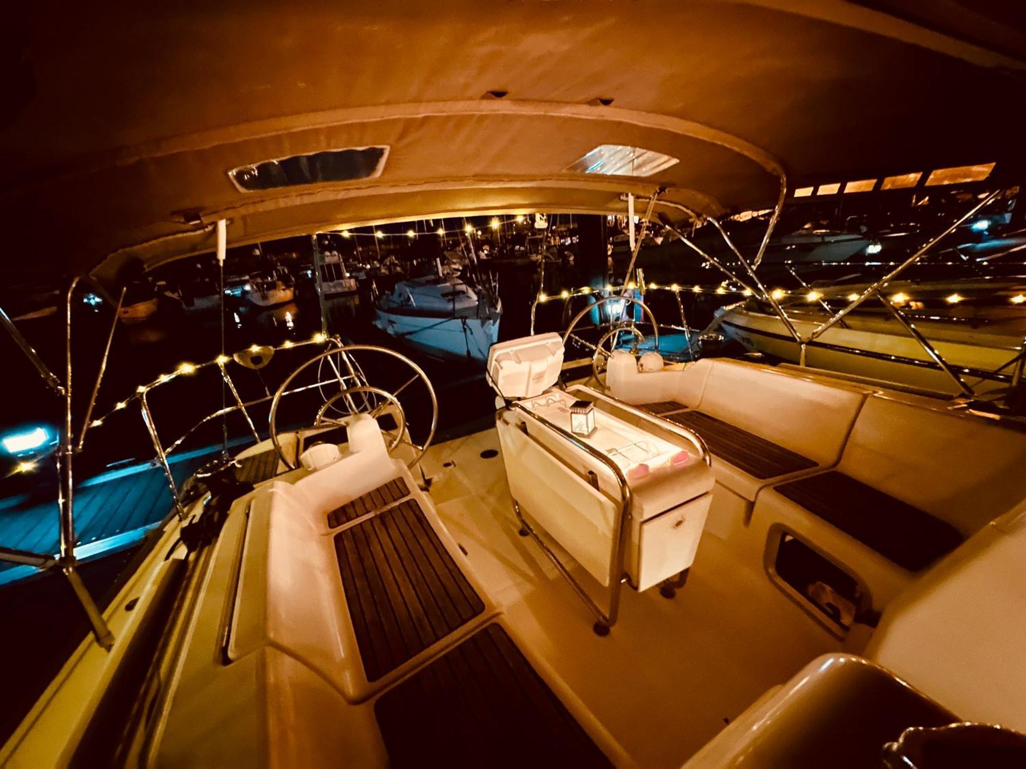 Отель Sleep Aboard A Modern Sailboat In Оэйраш Экстерьер фото