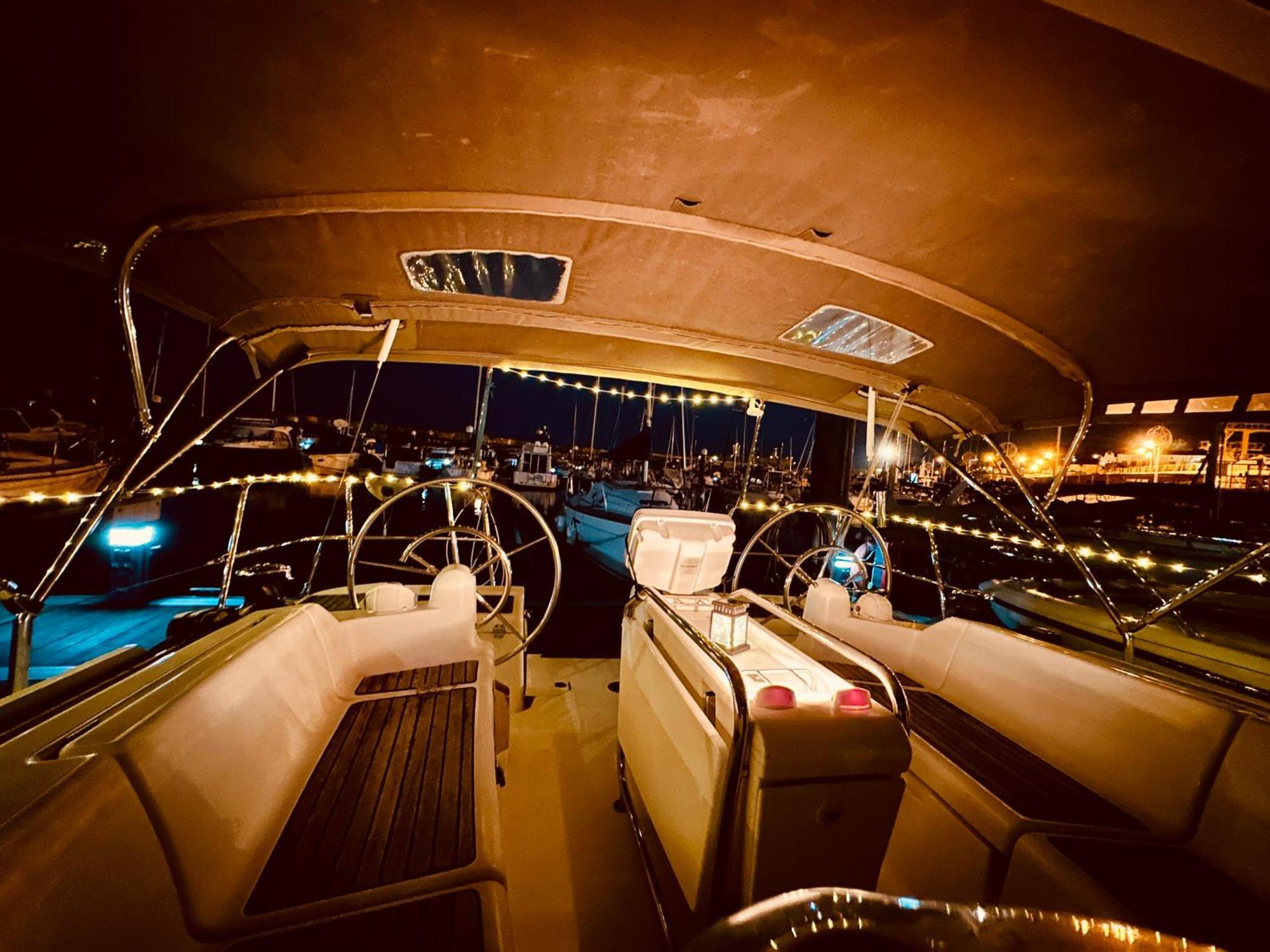 Отель Sleep Aboard A Modern Sailboat In Оэйраш Экстерьер фото