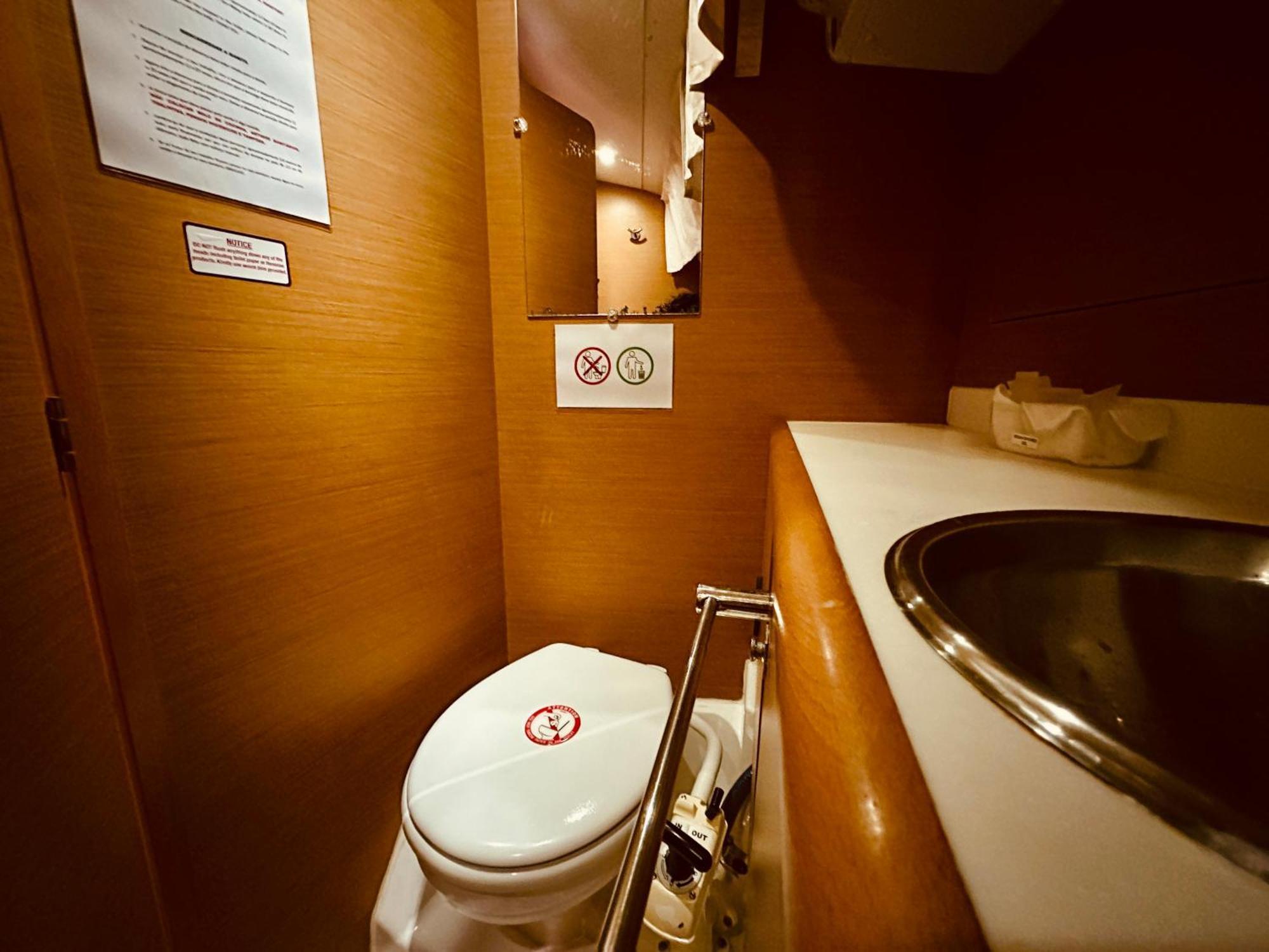 Отель Sleep Aboard A Modern Sailboat In Оэйраш Экстерьер фото